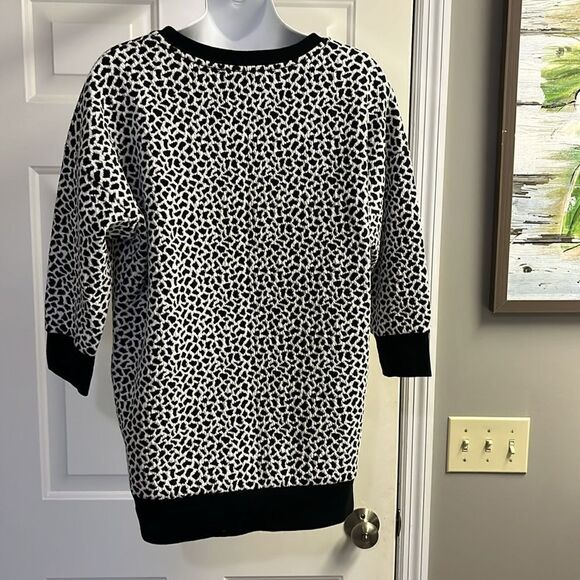 Two by Vince Camuto Abstract Black/off White Print 3/4 Sleeves w/ Pockets Top-Sm - Picture 6 of 9